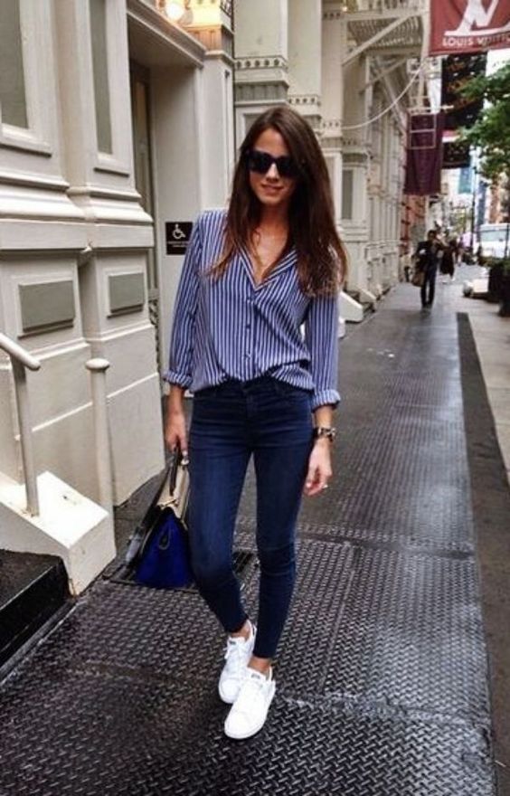 simple work outfits with jeans and stripped shirt