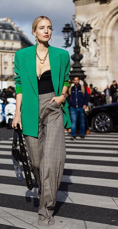 oversized trouser, a blazer and a staples t-shirt underneath as your oversized outfit idea