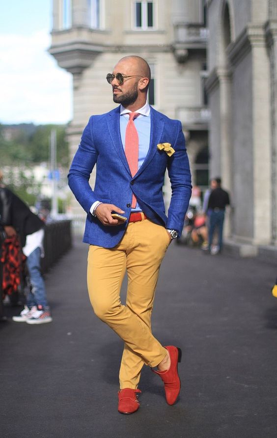 eye-catching style in blue suits and yellow pants