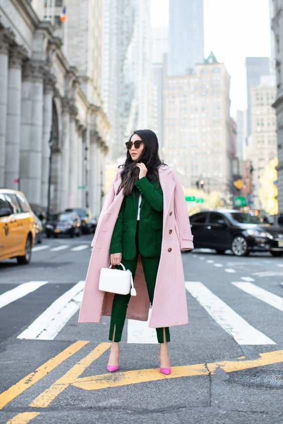 emerald women's suits and pale pink oversized coat for color clash outfits in christmas party