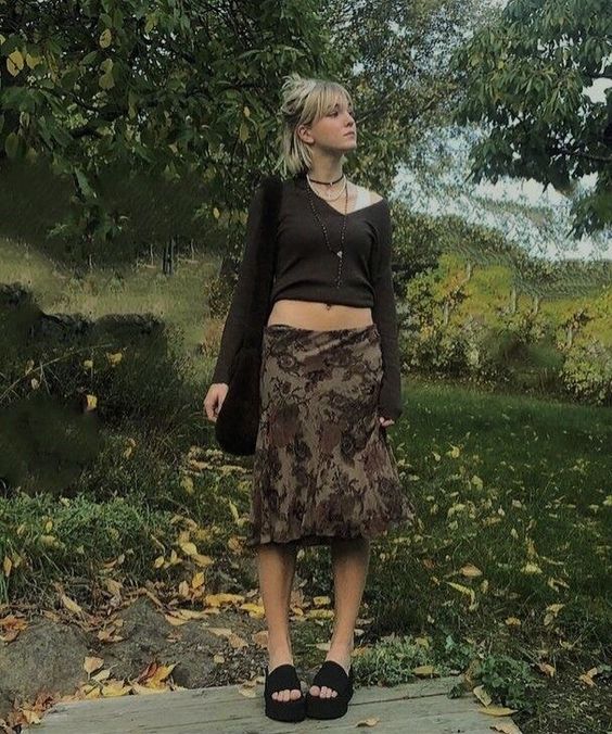 floral midi skirt, long sleeve cropped t-shirt, and chunky sandals for vintage grunge outfit ideas
