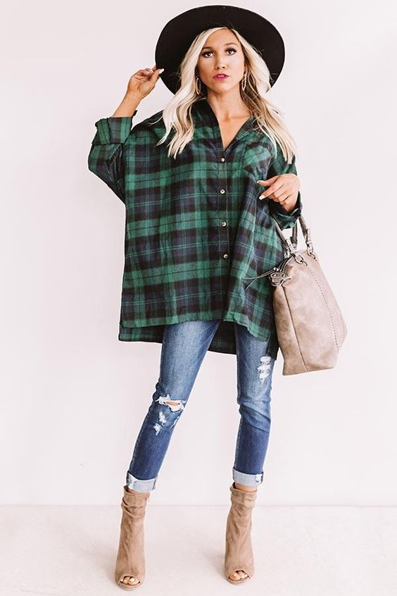 green baggy flannel and ripped skinny jeans as your oversized outfit idea