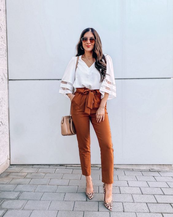 white blouse and brown pegged pants for casual work outfits