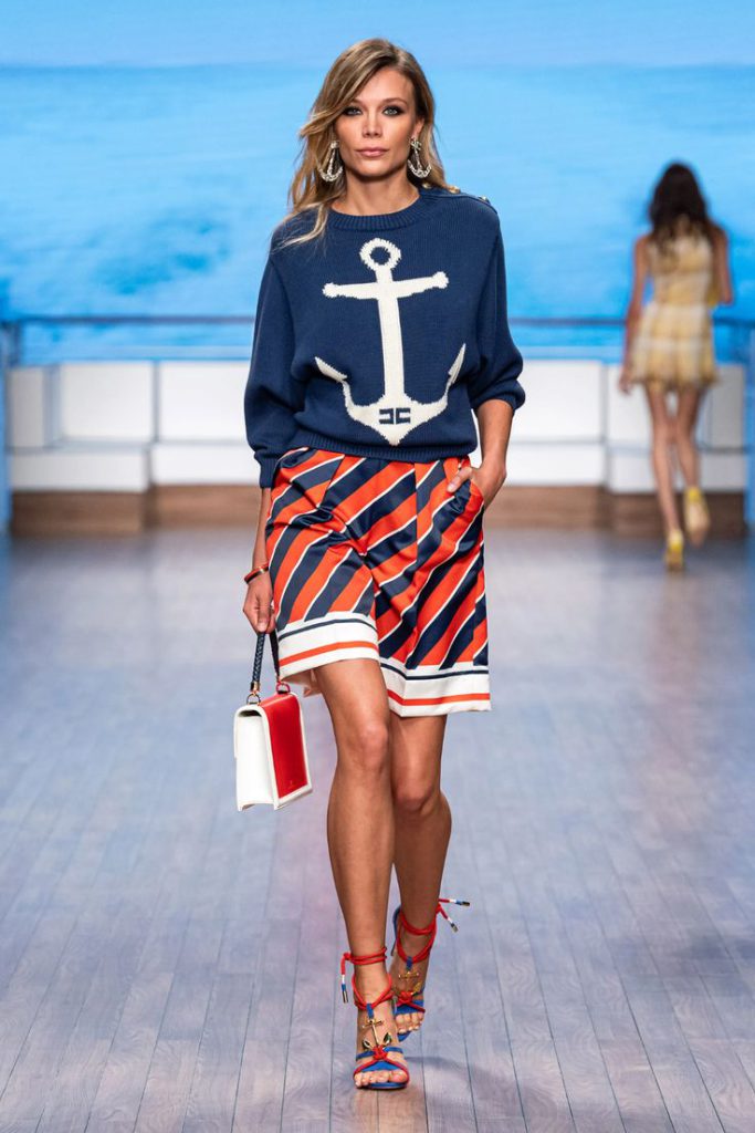 contemporary nautical fashion outfits for women in anchor sweaters