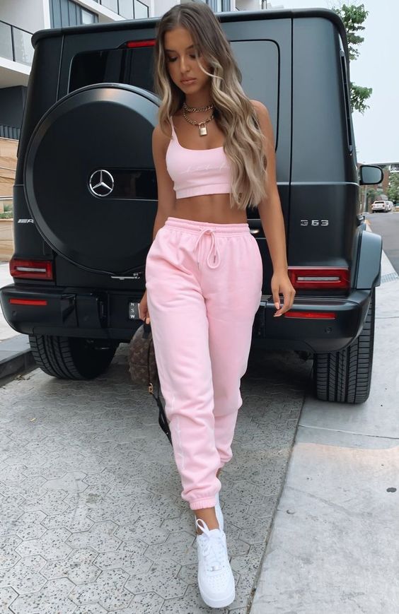 sweat pants and bikini tops for sporty outfit during summer