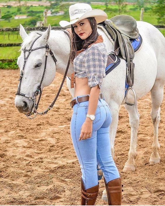 pretty horse riding style