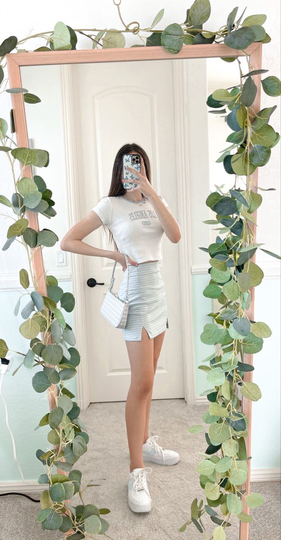 Cropped Top and High Waist Skirt for soft girl aesthetic outfit ideas