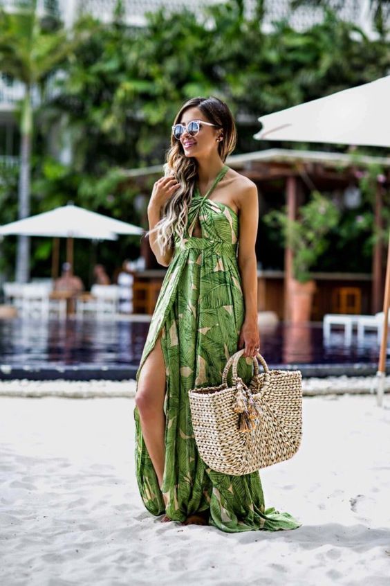 Tropical Print Dress for Travel outfit idea in Hawaii