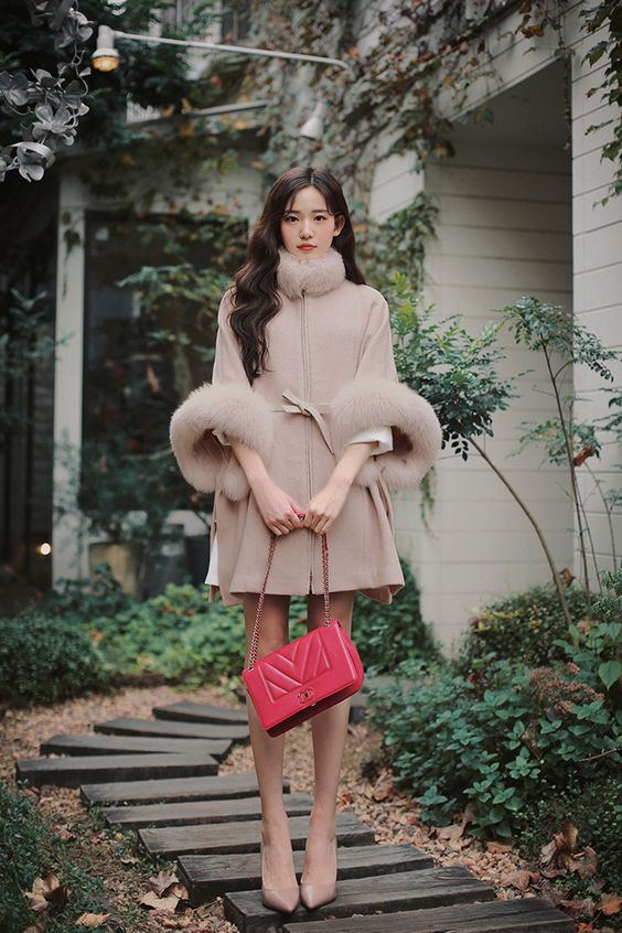 Fluffy Outfits for Cute Winter Style