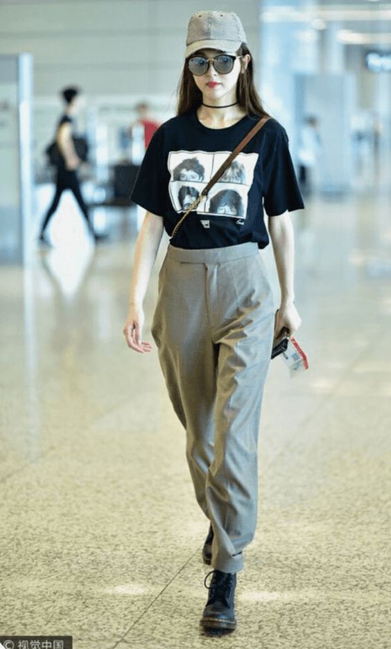 Minimalist in Printed T-Shirt and Loose Pants