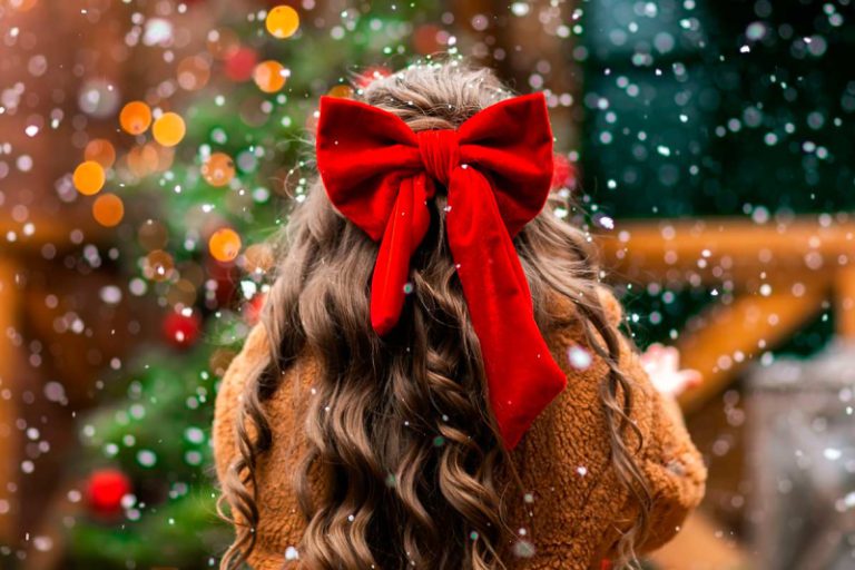20 Christmas and Holiday Hairstyle Ideas That You Have to Try!